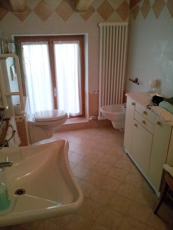 La Cort Di Nonna Rosa Bed & Breakfast Mori Ruang foto